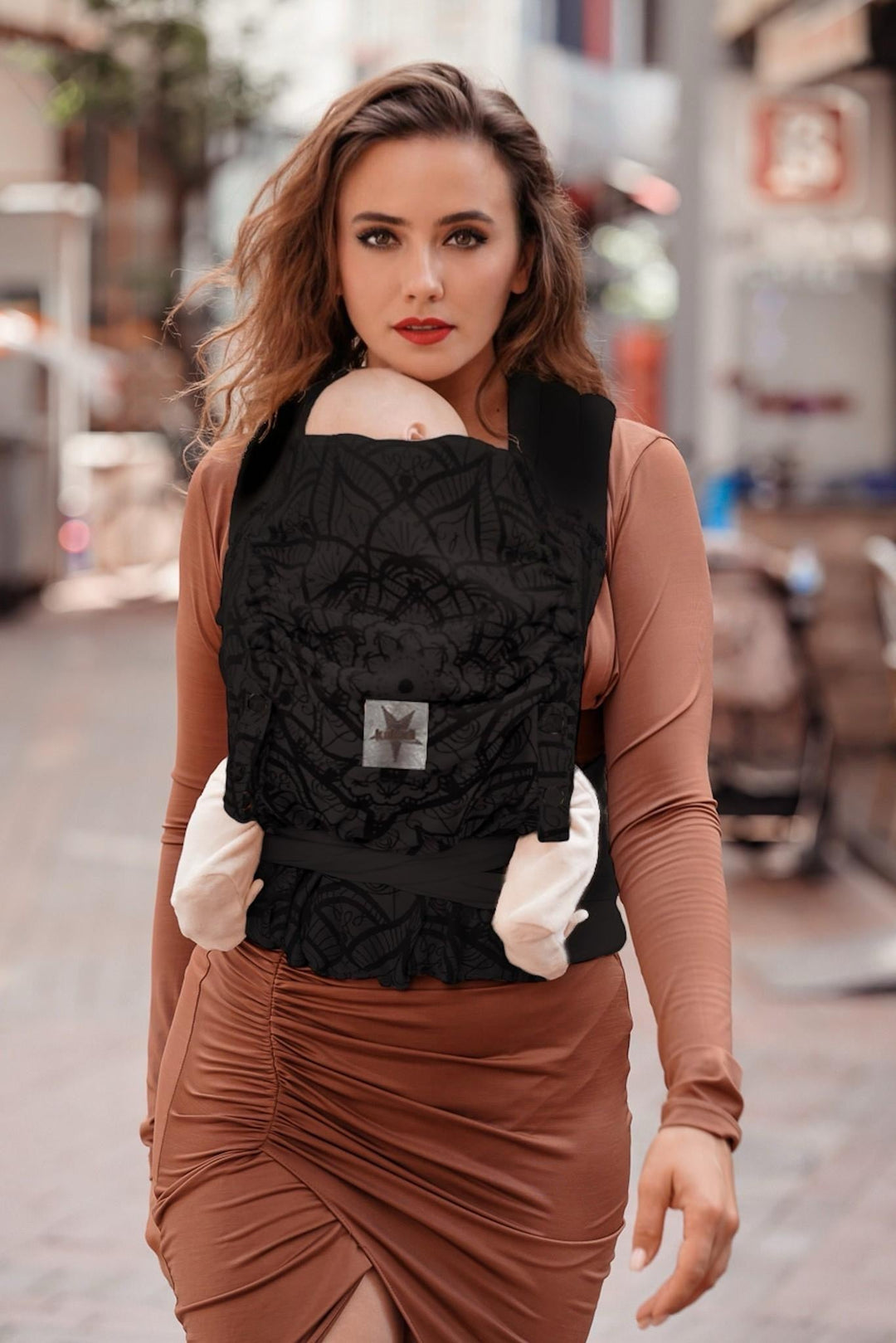 Babytrage TaiTai Lilenia Black Beauty - KOKADI